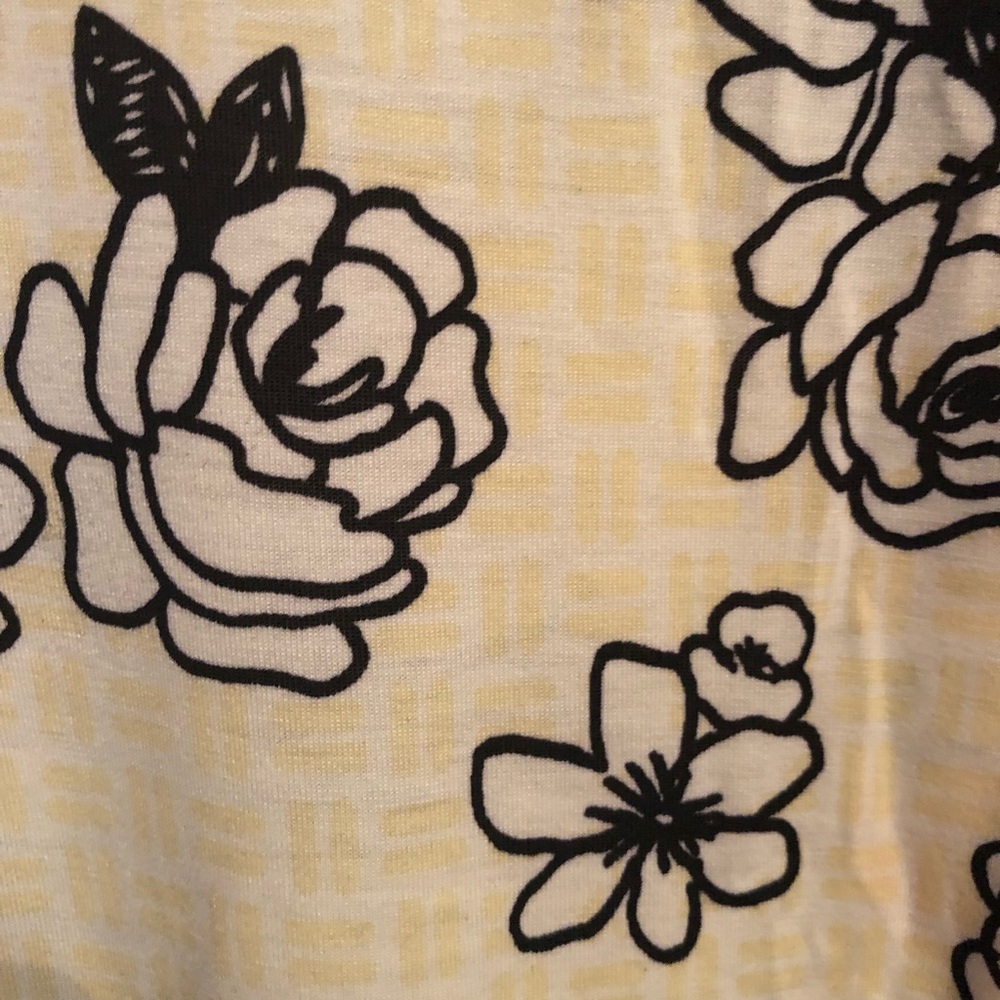 LulaRoe Randy “Roses” - Picture 2 of 2